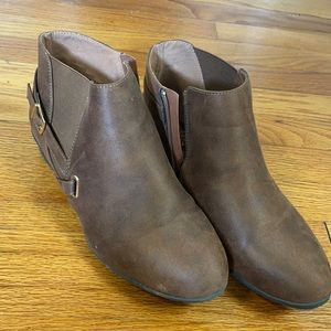 Size 10w ankle boots